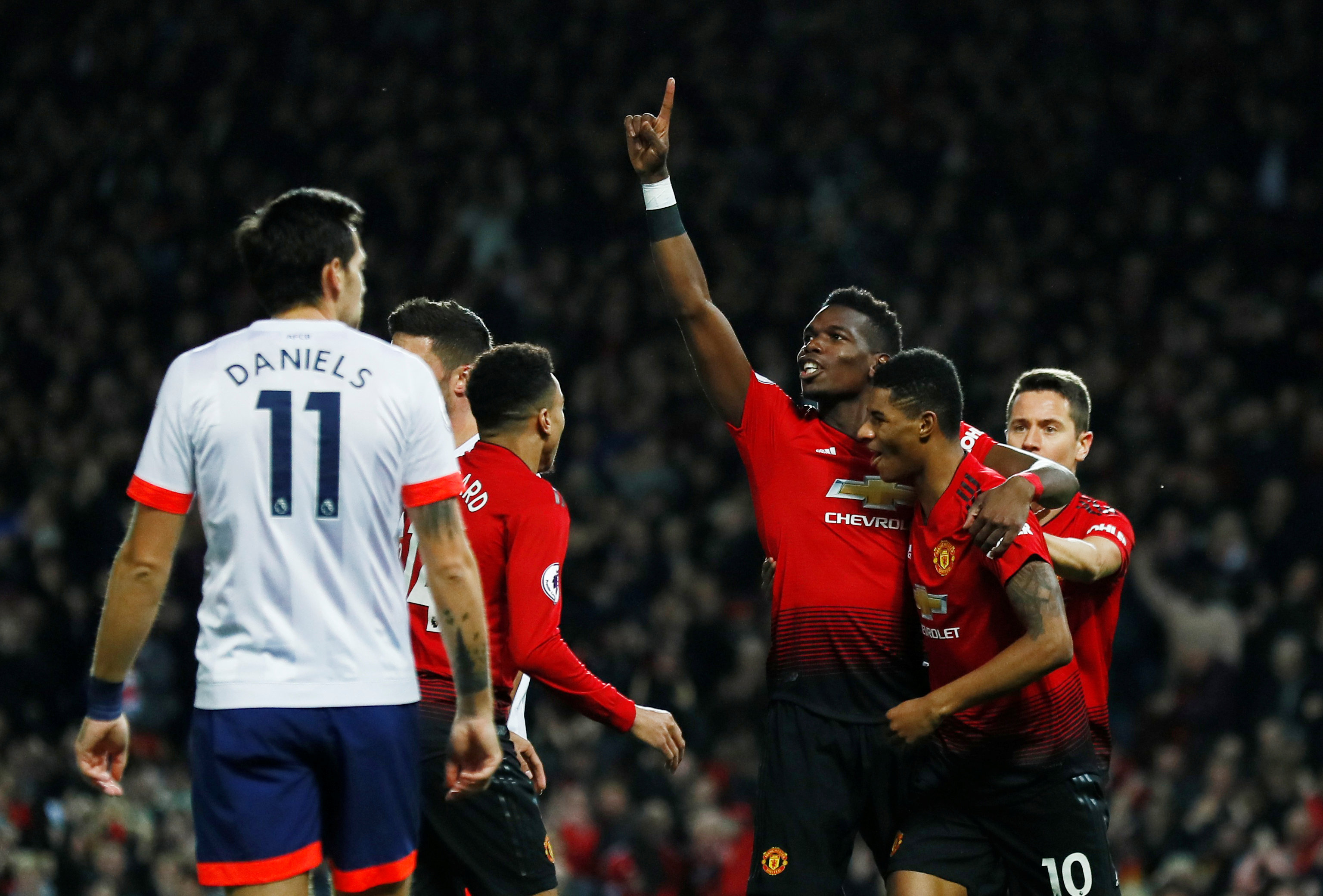 还是在狭小 还是在狭小